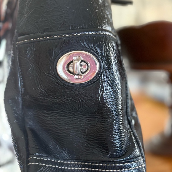 Coach - Picture 4 of 6